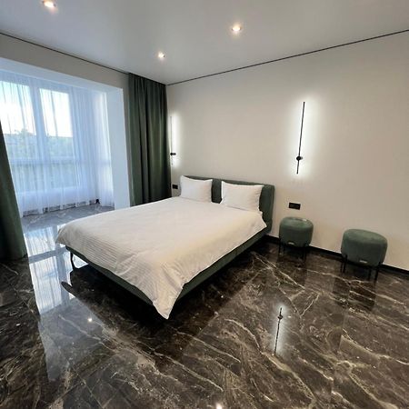 ריבנה Люкс Апартаменти В Жкарена Та Жк Great House מראה חיצוני תמונה